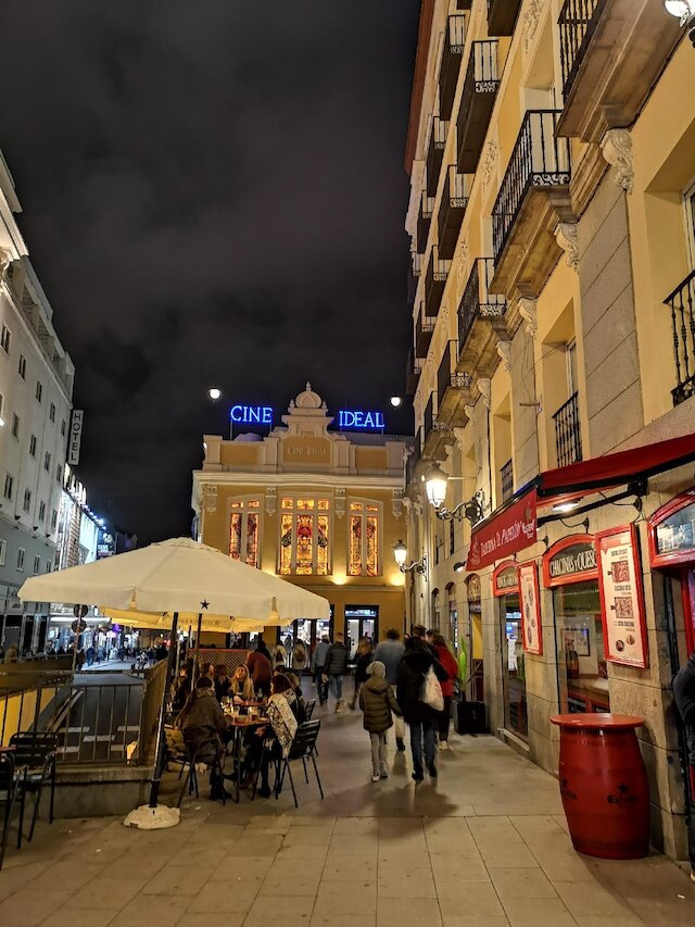 モドゥラー ルームズ ホテルズ