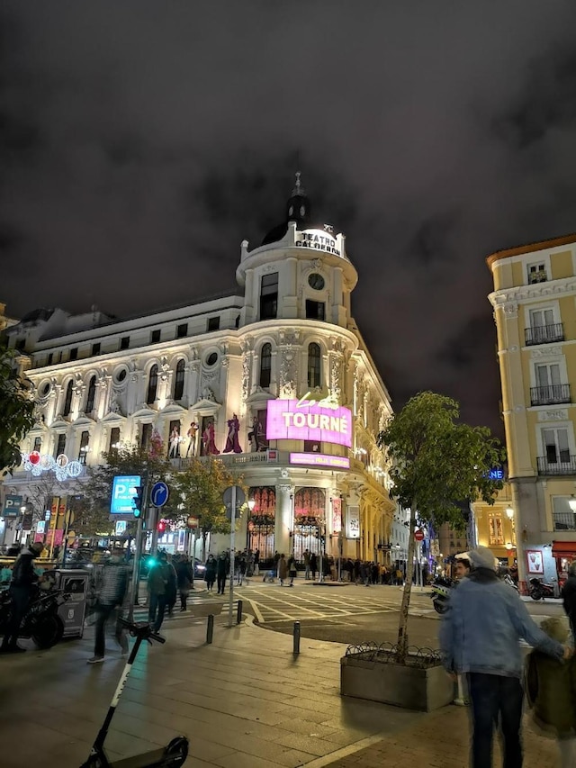 モドゥラー ルームズ ホテルズ