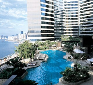 ルネッサンス香港ハーバービュー・ホテル (香港萬麗海景酒店)