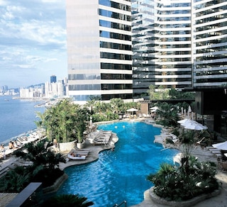 ルネッサンス香港ハーバービュー・ホテル (香港萬麗海景酒店)