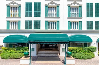 アット 21 サラデーン