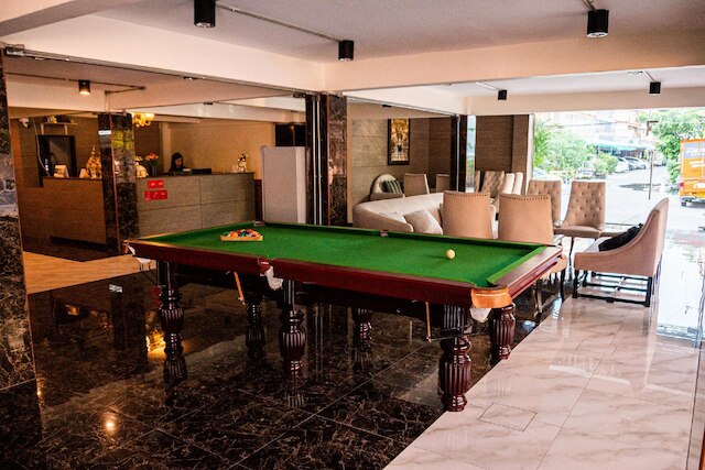 アナンドプラ リバーサイド ホテル