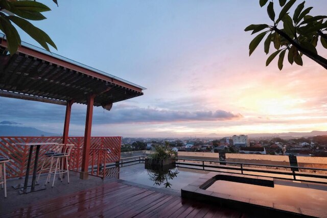 ジ エーデルワイス ホテル