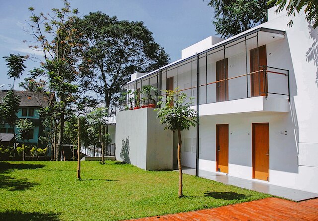 ブラックバード ホテル