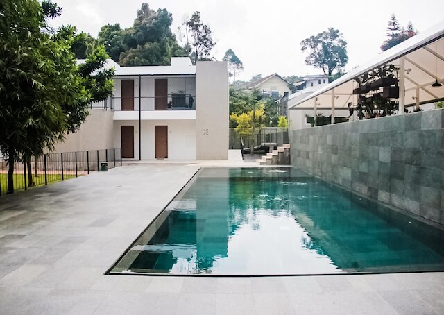 ブラックバード ホテル