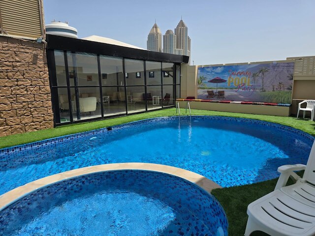 トリアノン ホテル