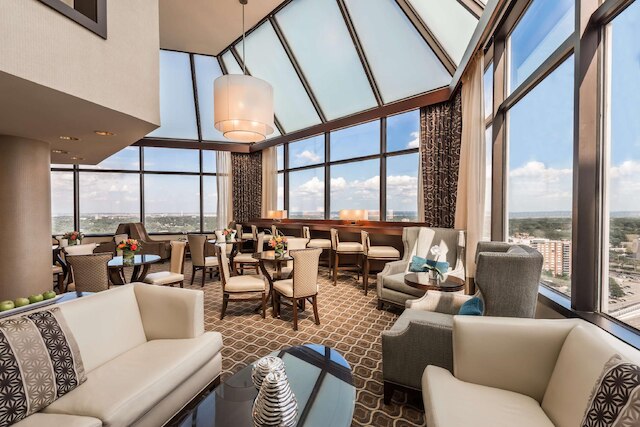 ヒルトン アレキサンドリア マーク センター