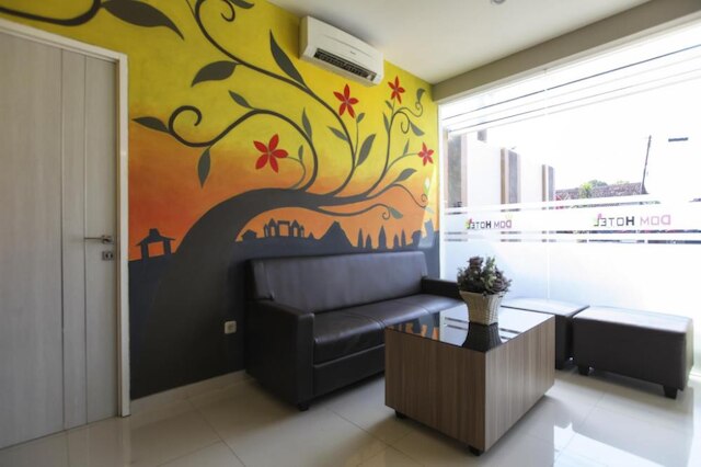 レッドドアーズ プラス アット ジャラン カリウラン