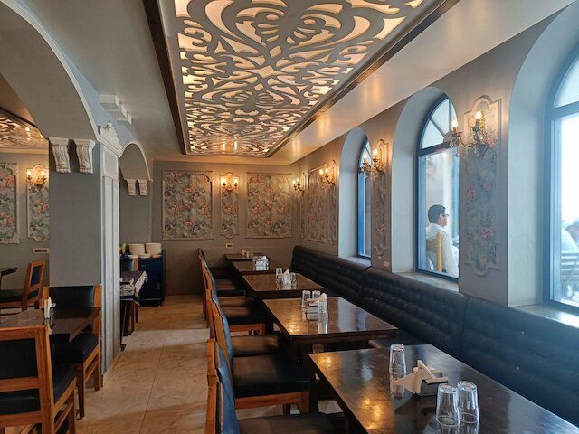 マヤ ホテル & レストラン