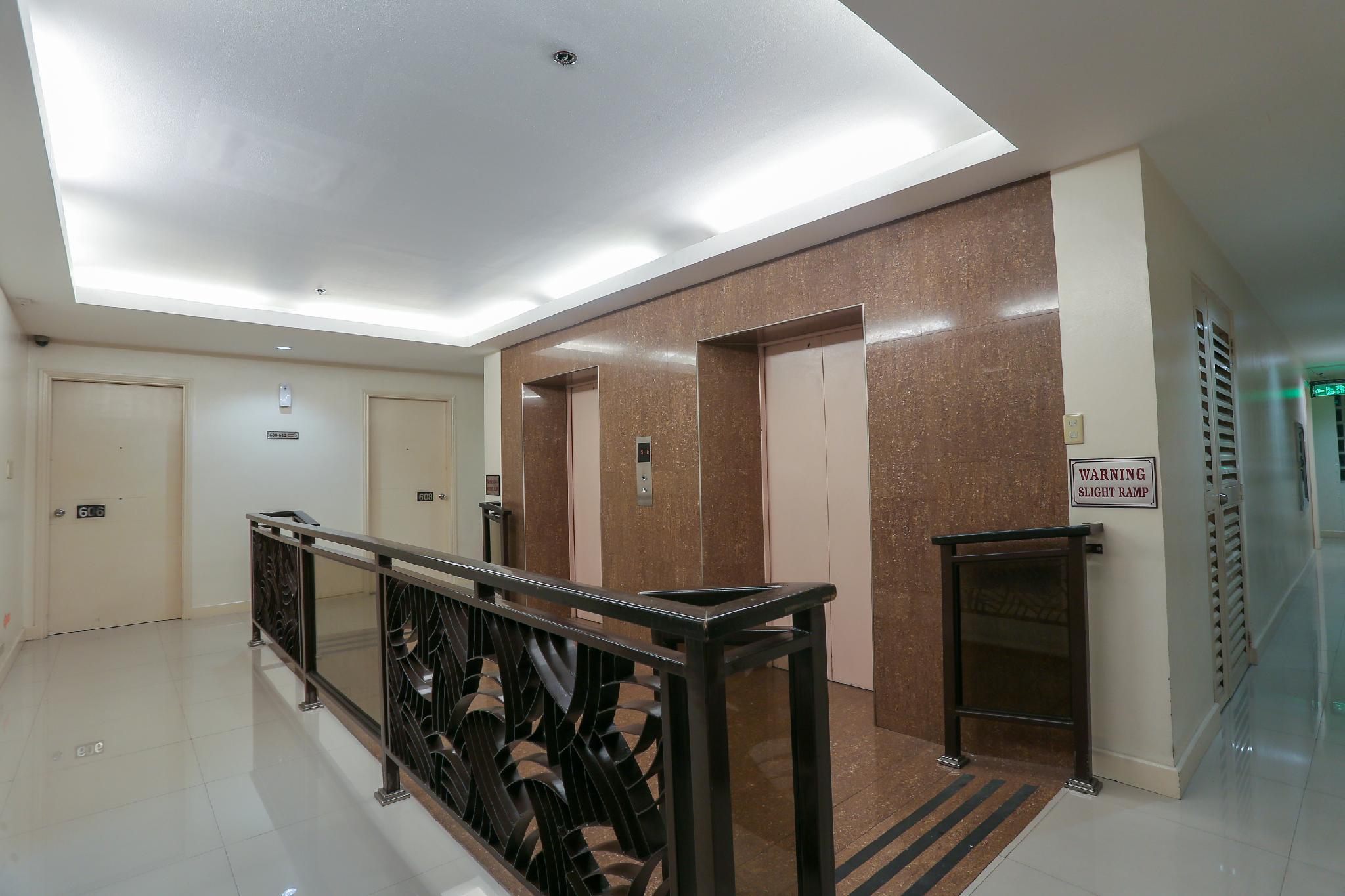 パラゴン タワー ホテル