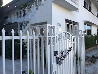 ビーチサイド オール スイーツ ホテル