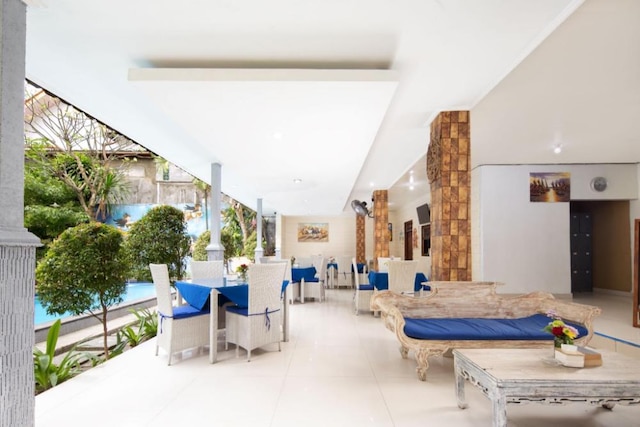 ルンブン サリ ホテル