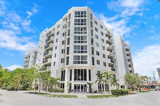 ロアミ アット ハビタット ブリッケル