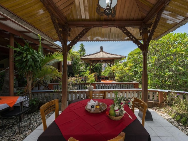 スワスティカバンガローズ