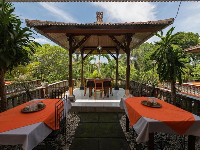 スワスティカバンガローズ