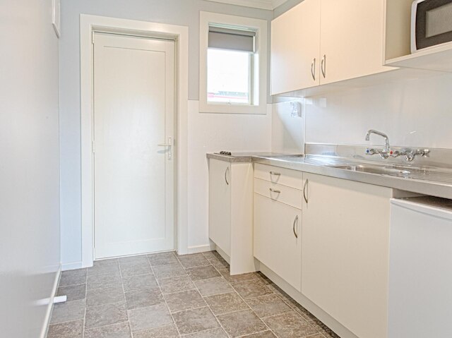 AAA テムズ コート モーテル