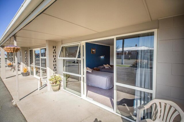 AAA テムズ コート モーテル