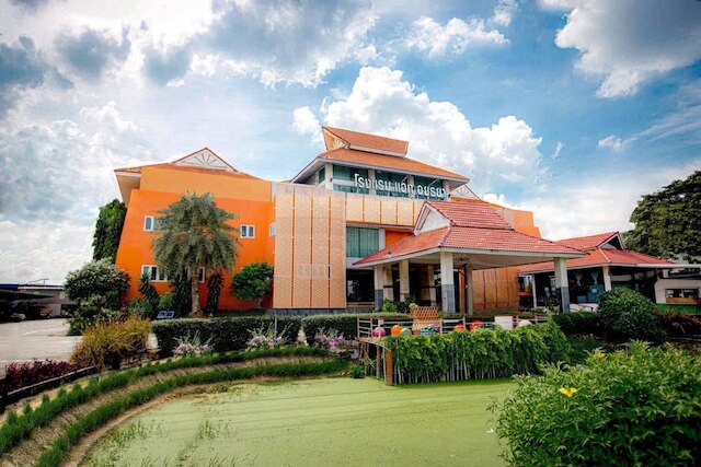 アット アユタヤ ホテル