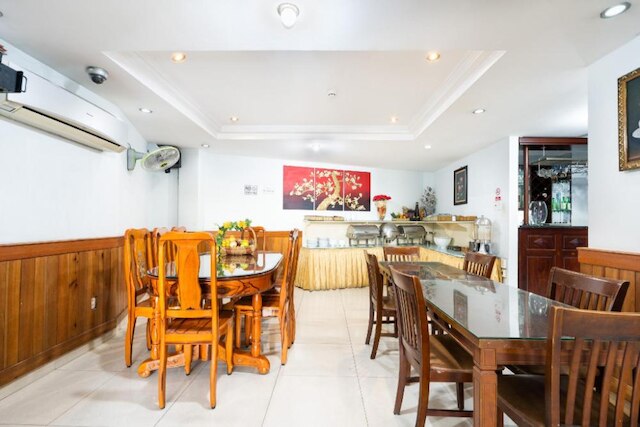 S79 ヴォン クアン エアポート ホテル