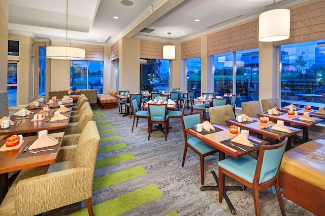 ヒルトン ガーデン イン トロント / オークビル