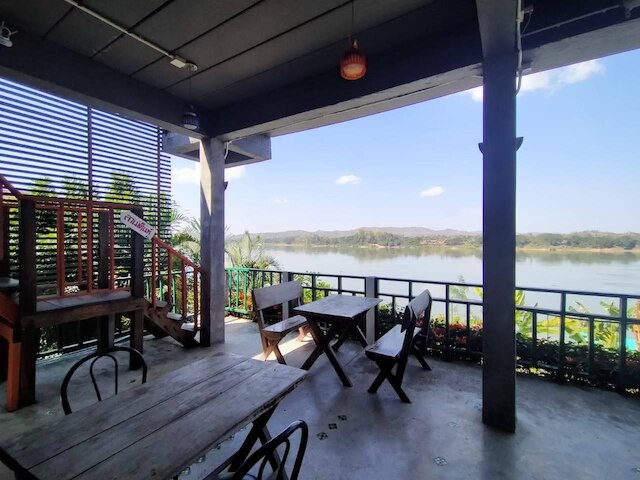 トンコン ゲストハウス アンド レストラン