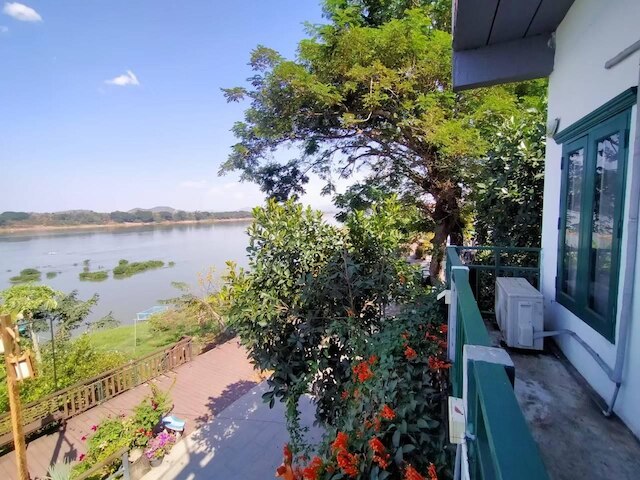 トンコン ゲストハウス アンド レストラン