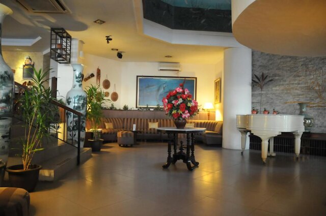 ロサリ ビーチ ホテル