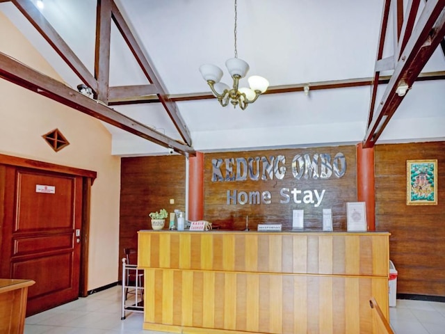 ホームステイ ケドゥン オンボ