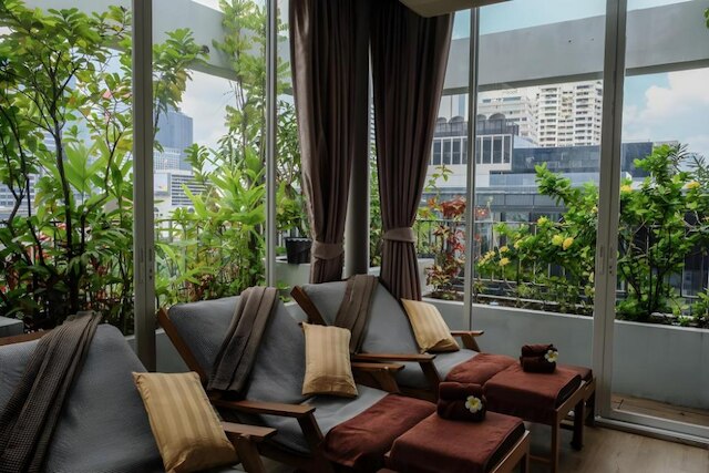 サバイ サトーン