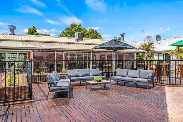 ポエナモ ホテル