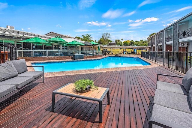 ポエナモ ホテル