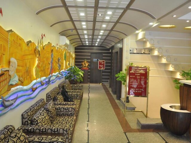 ホテル ヴィブハヴ ハーシュ