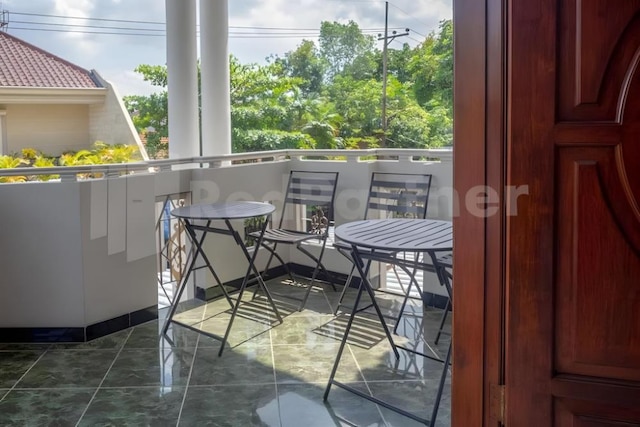 OYO 631 タジャハジャ バロエ レジデンス シャリア