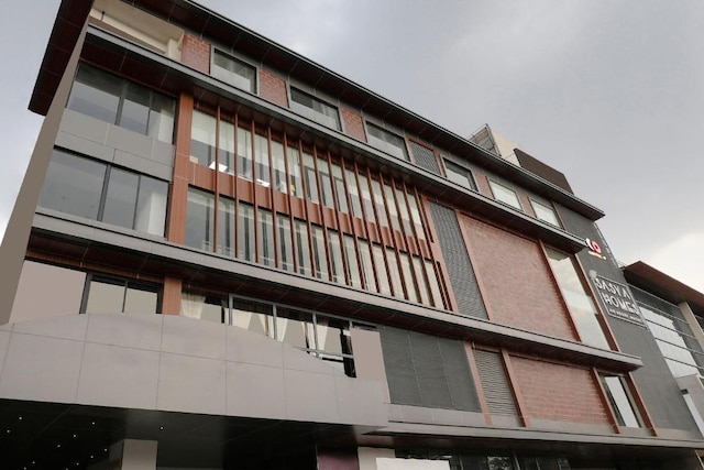 サスヤ ホームズ