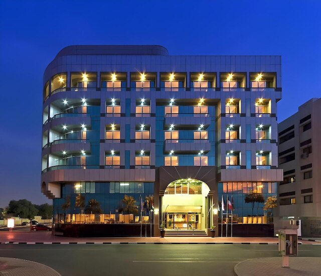 サン & サンズ シー ビュー ホテル