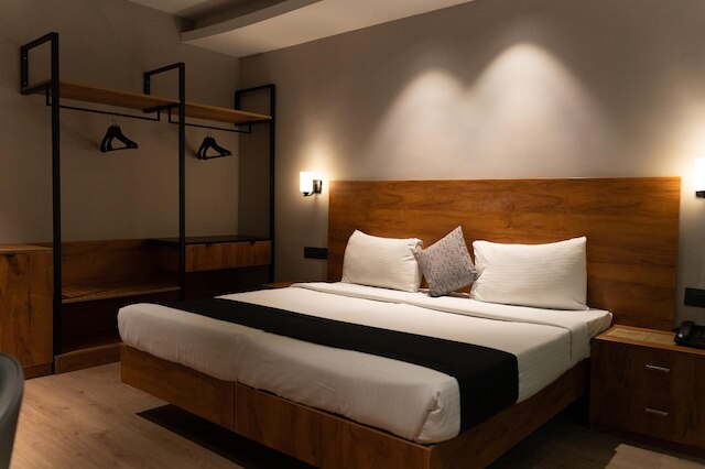 サスヤ ホームズ