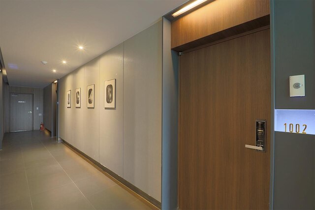 Ulsan Seongnamdong Brown Dot