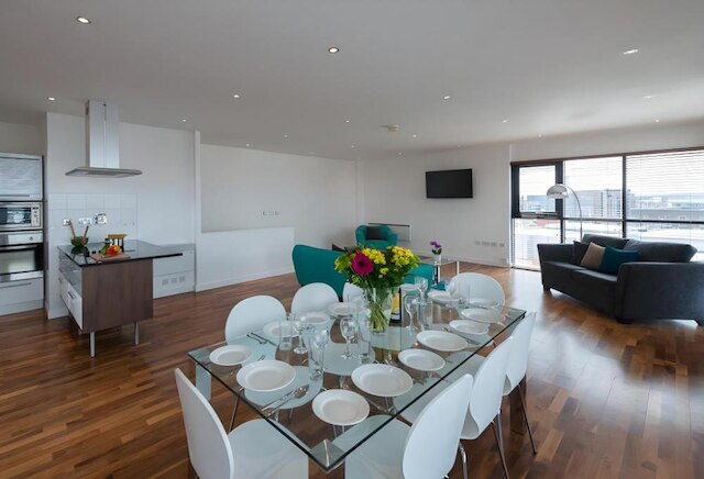 ベース サービスド アパートメンツ - デューク ストリート