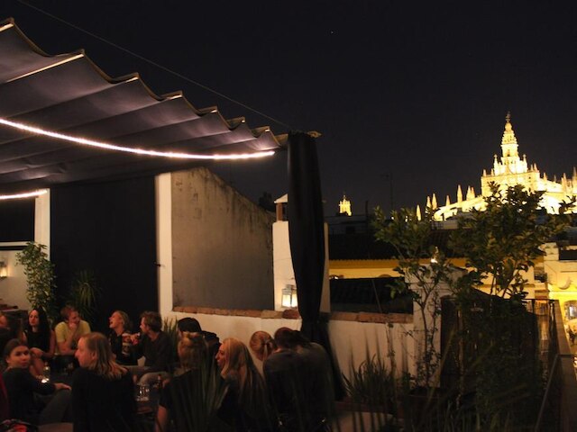 ラ バンダ ルーフトップ ホステル