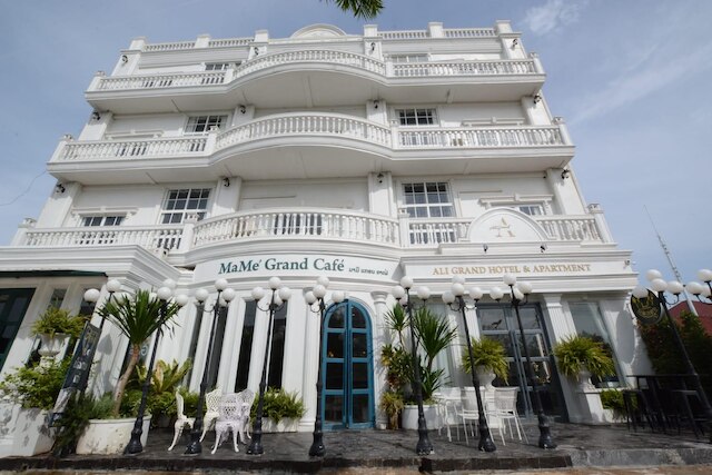 アリ グランド ホテル