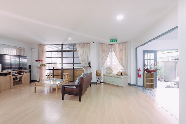 バーンス ホステル