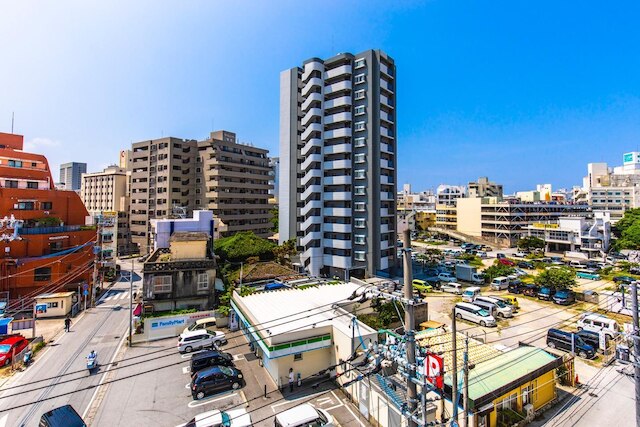 Mr.KINJO in Nica’s 牧志駅