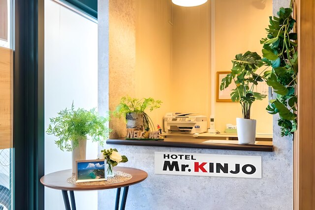 Mr.KINJO in Nica’s 牧志駅