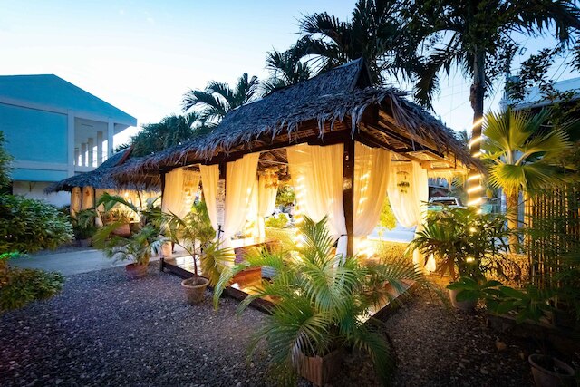 クク バー ホテル アンド レストラン