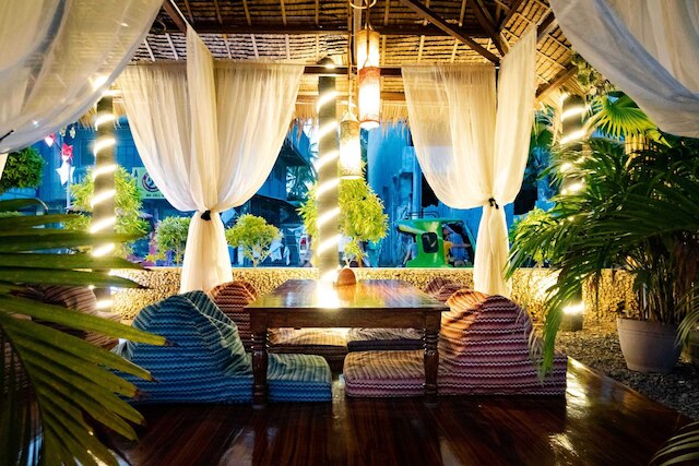 クク バー ホテル アンド レストラン