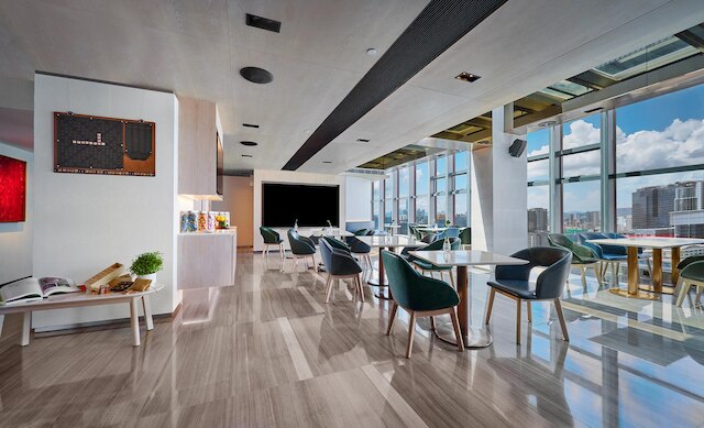 ニーナ ホテル 九龍 イースト (九龙东如心酒店)