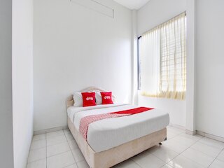 OYO 91473 ウィズマ フサダ 1 スマラン