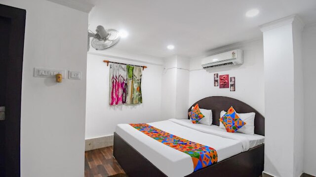 ゴルームゴ ロイヤル オーク ゲスト ハウス ナバパリ セクター 4 コルカタ