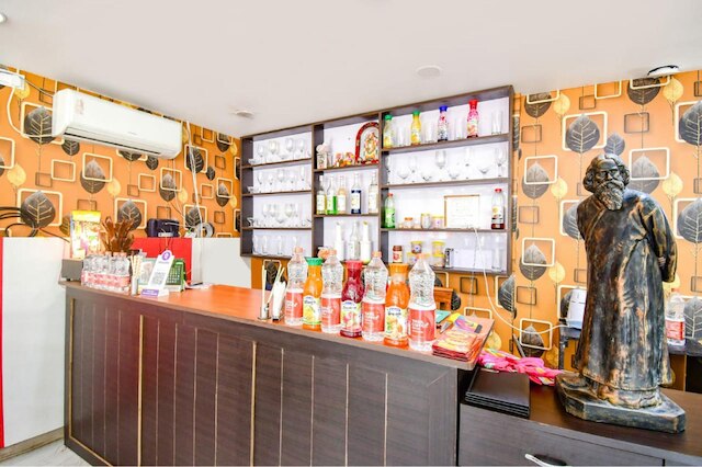 ゴルームゴ ロイヤル オーク ゲスト ハウス ナバパリ セクター 4 コルカタ