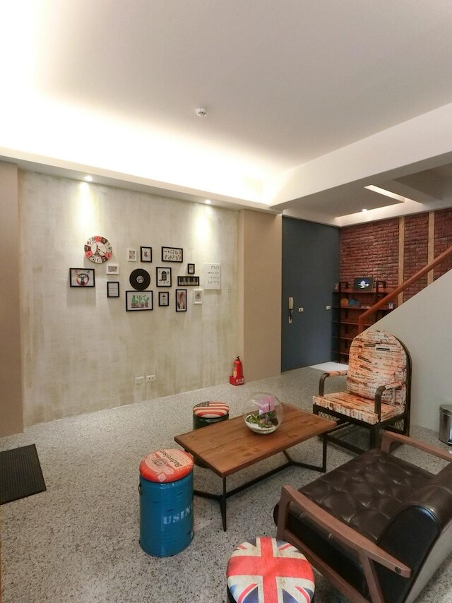 テン ミニッツ トゥ ゴー (十分有去民宿)